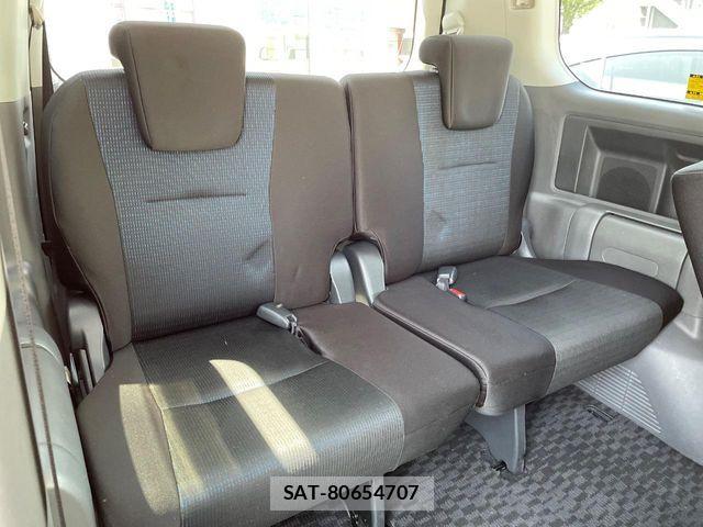 Toyota VOXY 2008-07 6817962-9