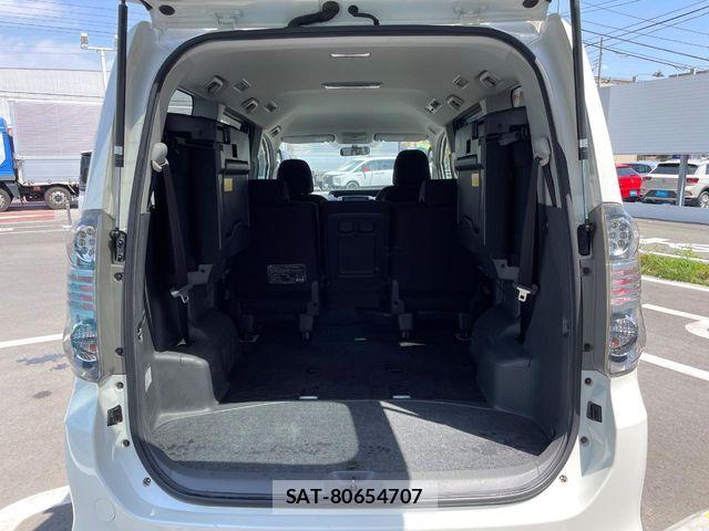 Toyota VOXY 2008-07 6817962-10