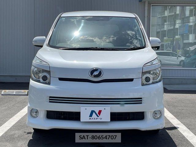 Toyota VOXY 2008-07 6817962-14