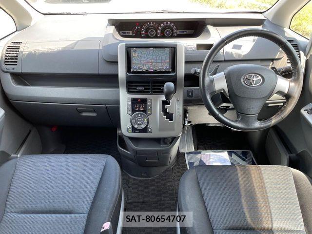 Toyota VOXY 2008-07 6817962-1