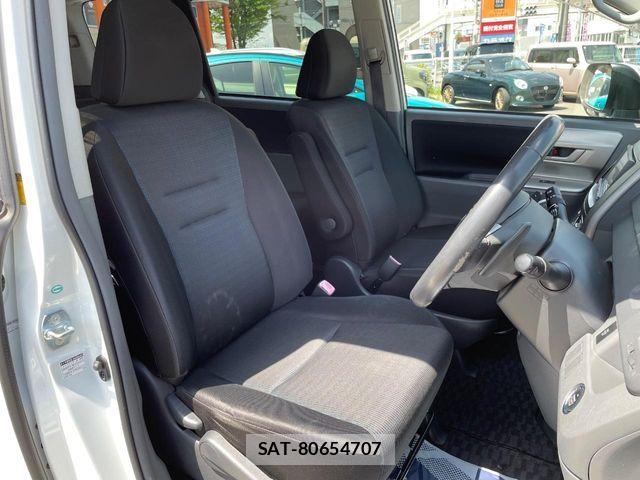 Toyota VOXY 2008-07 6817962-7