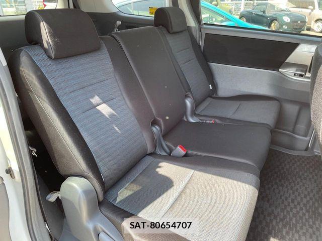 Toyota VOXY 2008-07 6817962-8