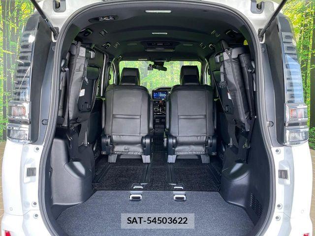 Toyota VOXY 2019-09 6817923-10
