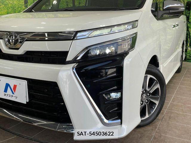 Toyota VOXY 2019-09 6817923-12