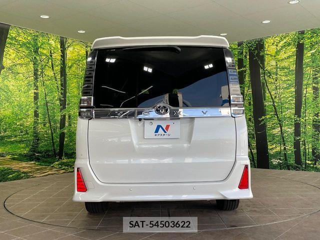 Toyota VOXY 2019-09 6817923-15