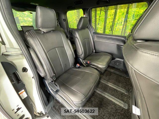 Toyota VOXY 2019-09 6817923-8