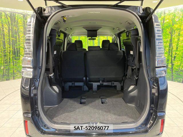 Toyota VOXY 2018-11 6817933-11