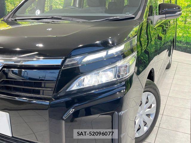 Toyota VOXY 2018-11 6817933-12