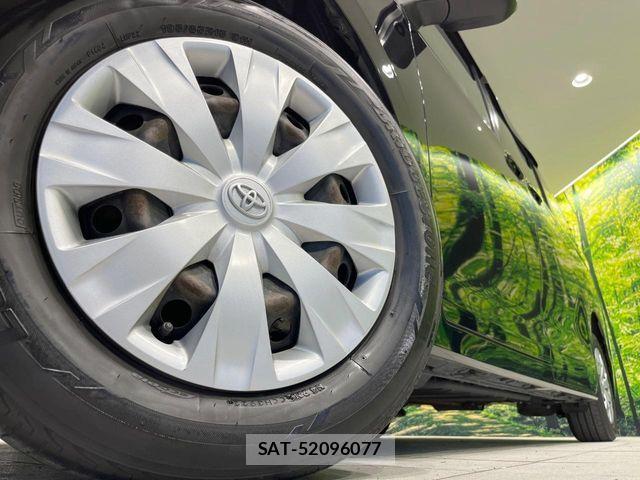 Toyota VOXY 2018-11 6817933-13
