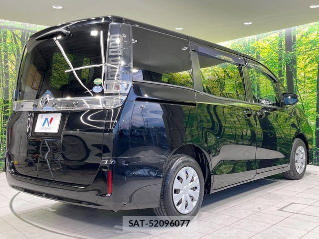 Toyota VOXY 2018-11 6817933-17
