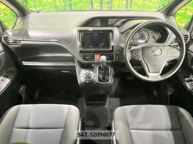 Toyota VOXY 2018-11 6817933-1