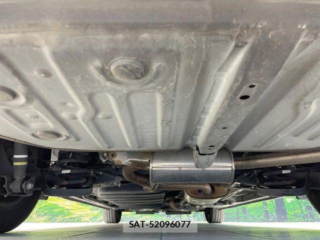 Toyota VOXY 2018-11 6817933-19