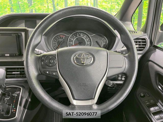 Toyota VOXY 2018-11 6817933-7