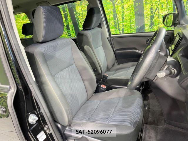 Toyota VOXY 2018-11 6817933-8