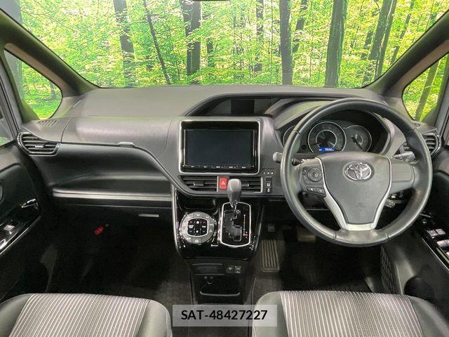 Toyota VOXY 2017-08 6817925-1