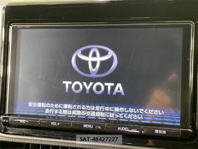 Toyota VOXY 2017-08 6817925-3