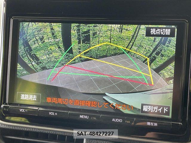 Toyota VOXY 2017-08 6817925-4