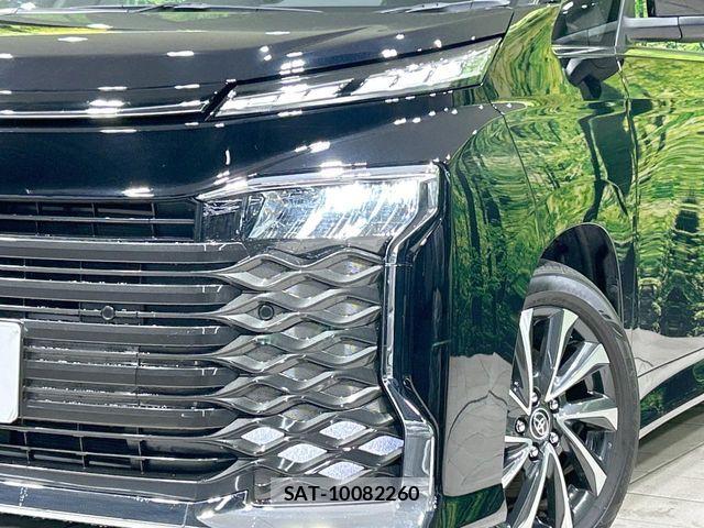 Toyota VOXY 2023-05 6817892-12