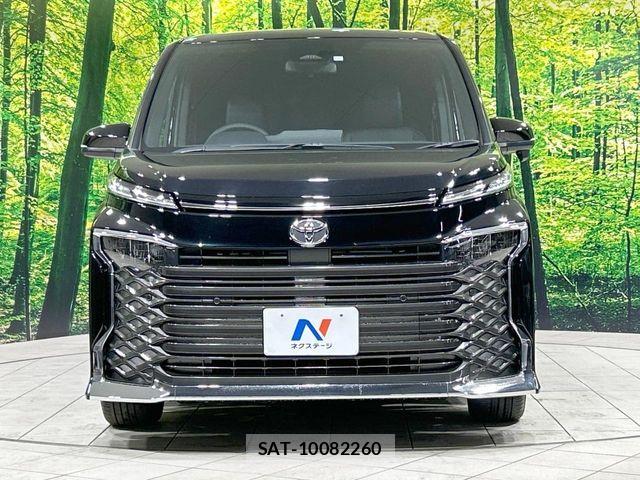 Toyota VOXY 2023-05 6817892-14