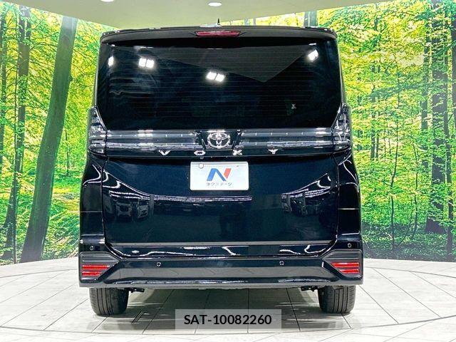 Toyota VOXY 2023-05 6817892-15