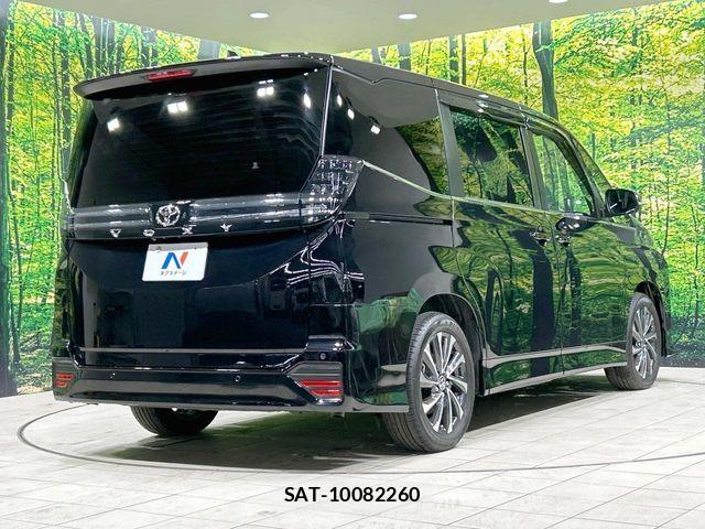 Toyota VOXY 2023-05 6817892-16