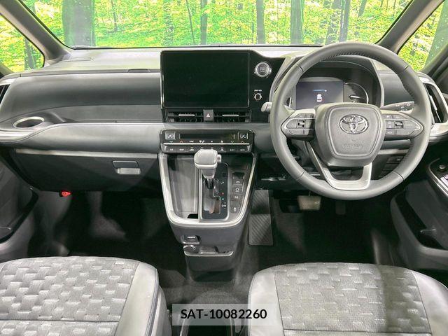 Toyota VOXY 2023-05 6817892-1
