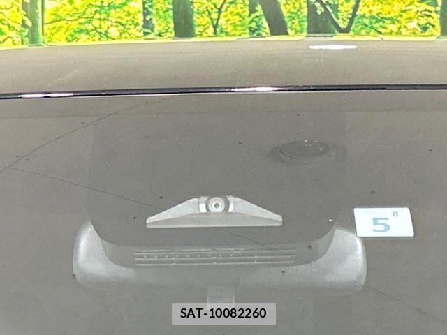 Toyota VOXY 2023-05 6817892-5