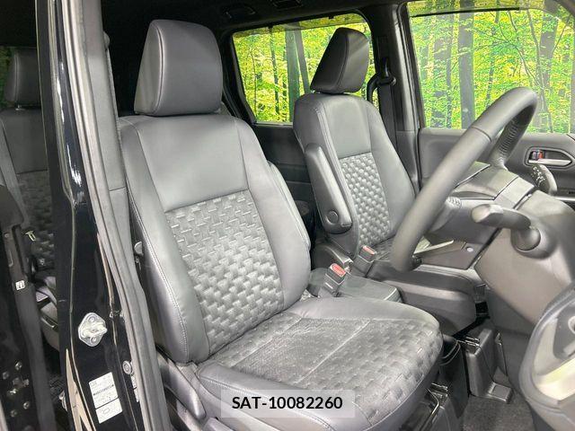 Toyota VOXY 2023-05 6817892-7