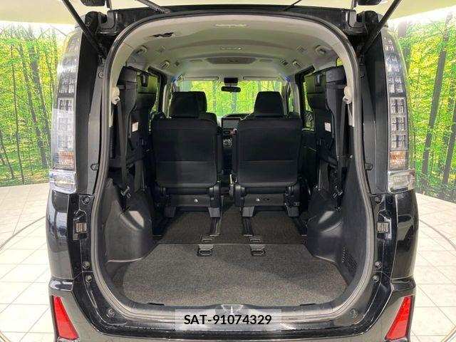 Toyota VOXY 2015-02 6817927-10