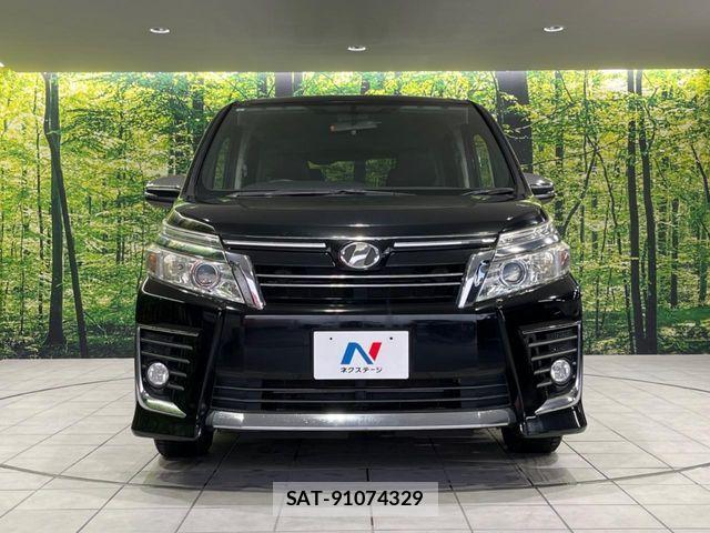 Toyota VOXY 2015-02 6817927-14