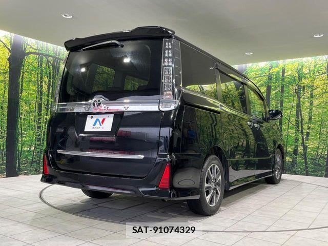 Toyota VOXY 2015-02 6817927-17