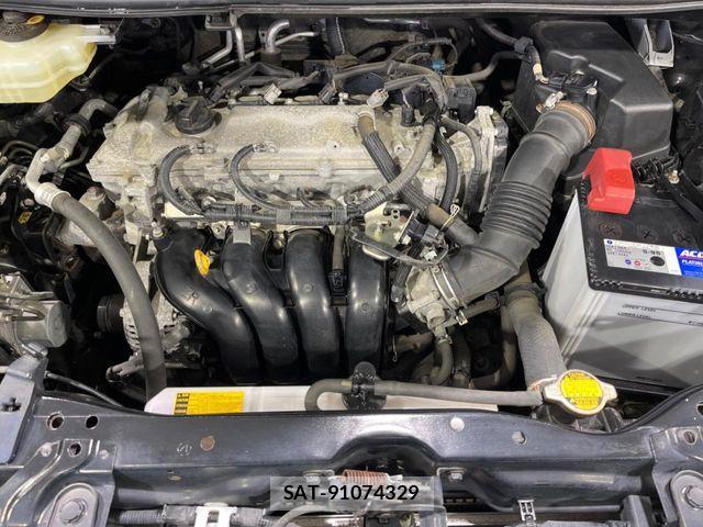 Toyota VOXY 2015-02 6817927-18