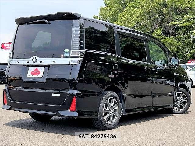 Toyota VOXY 2017-09 6817921-2