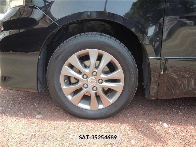 Toyota VOXY 2013-05 6817964-9