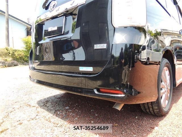 Toyota VOXY 2013-05 6817964-14