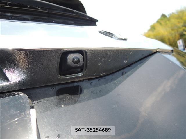 Toyota VOXY 2013-05 6817964-15