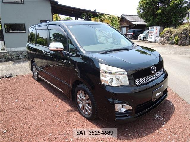 Toyota VOXY 2013-05 6817964-1