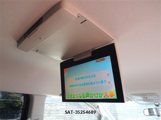 Toyota VOXY 2013-05 6817964-21