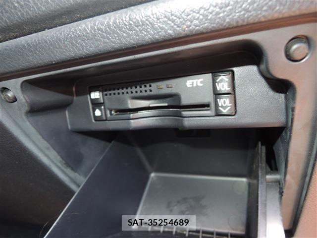 Toyota VOXY 2013-05 6817964-27