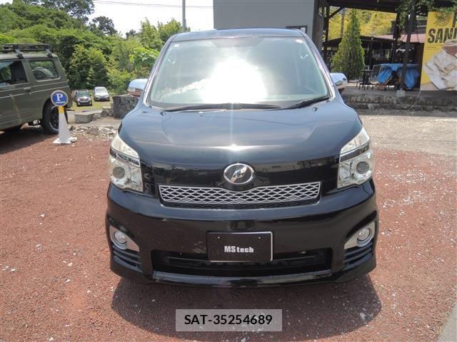 Toyota VOXY 2013-05 6817964-2