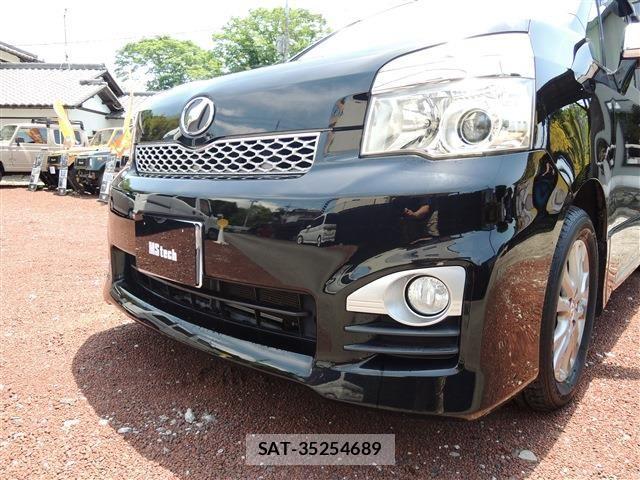Toyota VOXY 2013-05 6817964-4