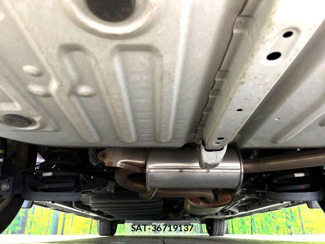 Toyota VOXY 2017-04 6817946-19