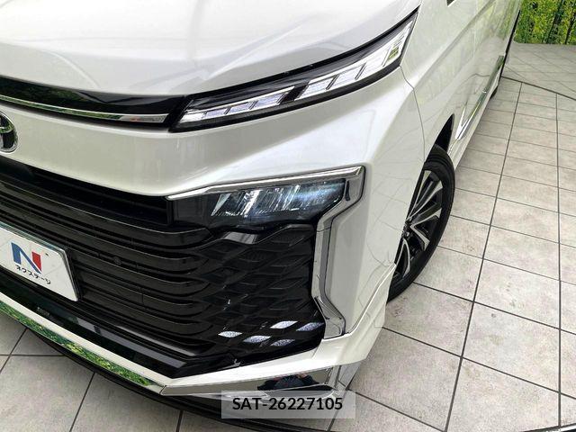 Toyota VOXY 2024-04 6817888-11