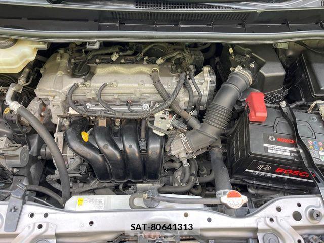 Toyota VOXY 2016-09 6817948-17