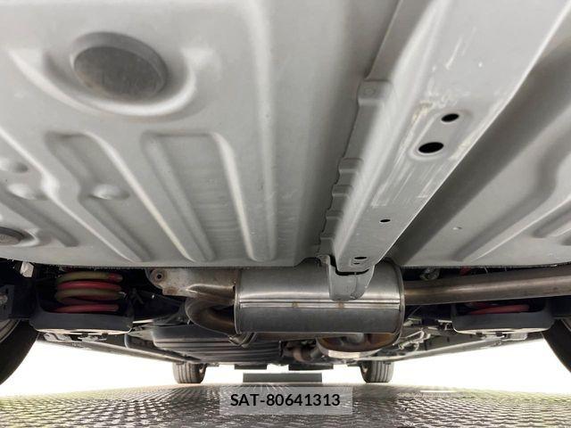 Toyota VOXY 2016-09 6817948-18