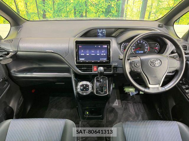 Toyota VOXY 2016-09 6817948-1