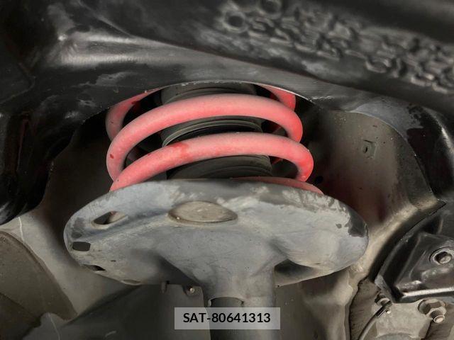 Toyota VOXY 2016-09 6817948-19