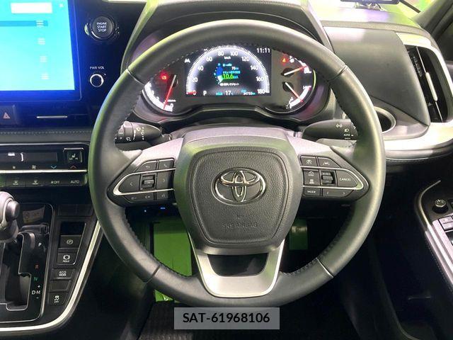 Toyota VOXY 2024-02 6817893-11