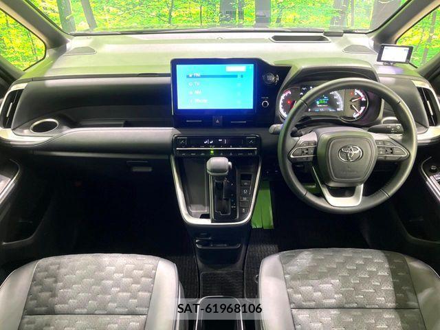 Toyota VOXY 2024-02 6817893-1
