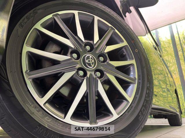 Toyota VOXY 2015-09 6817947-13
